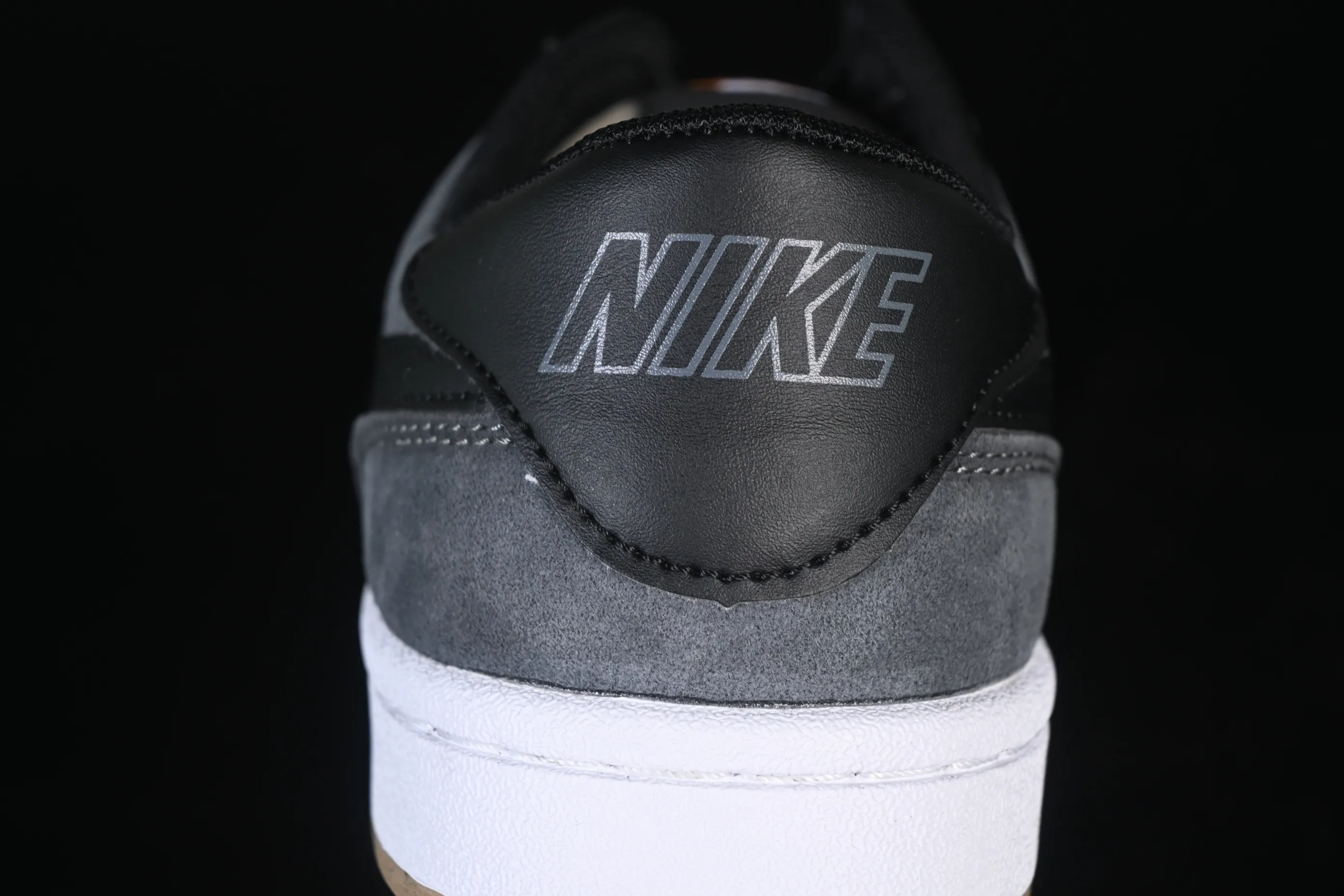 All categories Nk SB Dunk series Nike SB Fc Classic campus sneakers Nike SB Fc Classic Nike autumn and winter campus casual sneakers 909096-003